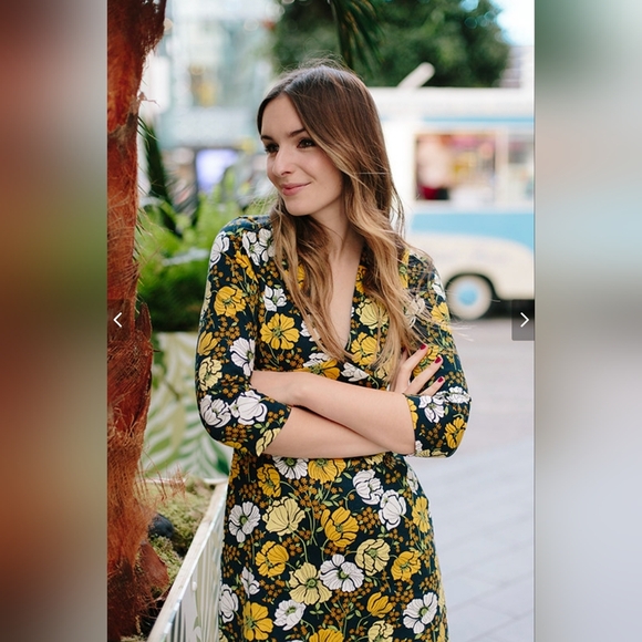 Zara Trafaluc 70s Retro Style Yellow Floral On Navy V-Neck 3/4 Sleeve Mini Dress - Picture 7 of 15